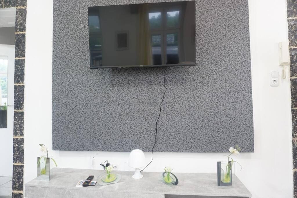 Apartment In Wuppertal - Charmante 3-Zimmer-Oase Mit Kamin Und Badewanne Eksteriør billede
