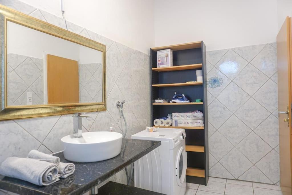 Apartment In Wuppertal - Charmante 3-Zimmer-Oase Mit Kamin Und Badewanne Eksteriør billede